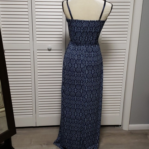 NWOT - Maxi Dress W Geometric/Aztec Design Small - Picture 3 of 4